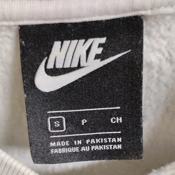 Nike Black and White Graphic Cropped Sweatshirt Shirt - Picture 5 of 6